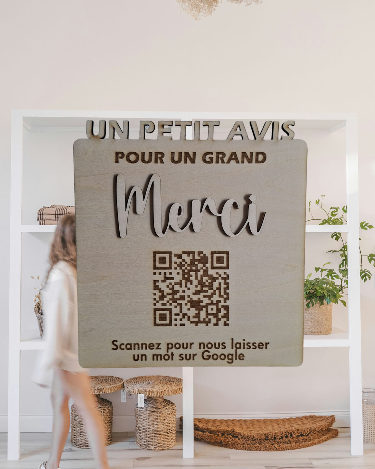 Plaque en bois pour recueil d’avis Google avec QR code